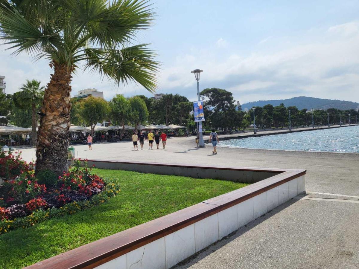 Central Park Apartment Volos Bagian luar foto