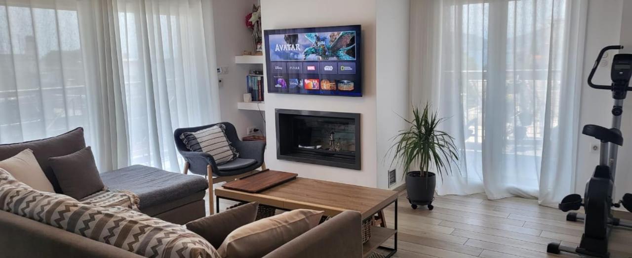 Central Park Apartment Volos Bagian luar foto